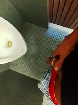 Snapshot of Niceblueeyes081288 chatting on 04/06/26, 05:41 Niceblueeyes081288 online show from 04/06/26, 05:41