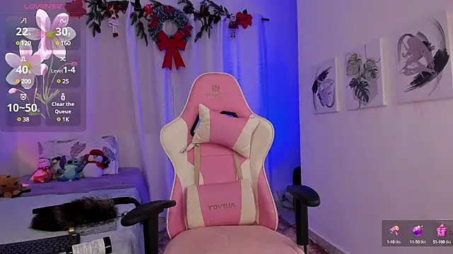 Lia Petite1 online show from 02/01/25, 11:48