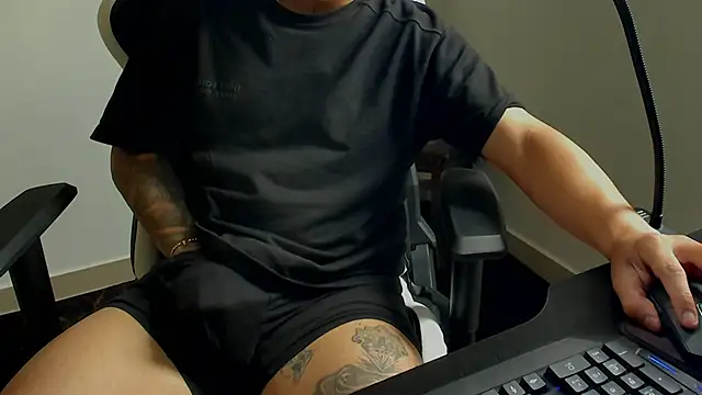 Snapshot of stebankechima chatting on 10/24/25, 05:42 stebankechima online show from 10/24/25, 05:42