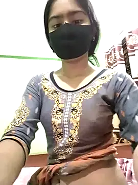 Snapshot of Arisha- chatting on 12/19/24, 06:56 Arisha- online show from 12/19/24, 06:56