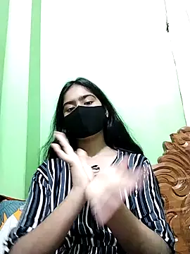 Snapshot of Arisha- chatting on 12/30/24, 01:03 Arisha- online show from 12/30/24, 01:03