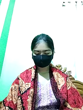 Snapshot of Arisha- chatting on 01/28/25, 03:57 Arisha- online show from 01/28/25, 03:57