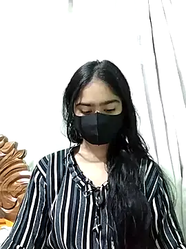 Snapshot of Arisha- chatting on 02/04/25, 04:08 Arisha- online show from 02/04/25, 04:08