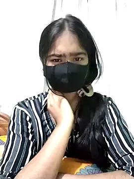 Snapshot of Arisha- chatting on 02/05/25, 04:03 Arisha- online show from 02/05/25, 04:03