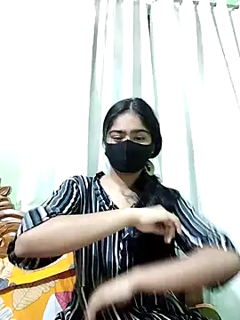 Snapshot of Arisha- chatting on 02/05/25, 07:10 Arisha- online show from 02/05/25, 07:10