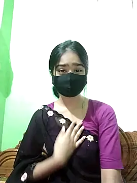 Snapshot of Arisha- chatting on 02/11/25, 10:59 Arisha- online show from 02/11/25, 10:59