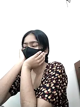 Snapshot of Arisha- chatting on 03/04/25, 04:41 Arisha- online show from 03/04/25, 04:41