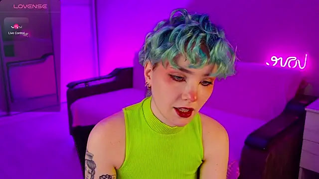 Snapshot of School_Love chatting on 12/15/24, 04:15 School Love online show from 12/15/24, 04:15