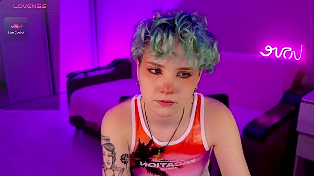 Snapshot of School_Love chatting on 12/20/24, 01:11 School Love online show from 12/20/24, 01:11