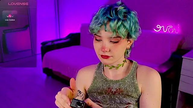 Snapshot of School_Love chatting on 12/27/24, 01:18 School Love online show from 12/27/24, 01:18