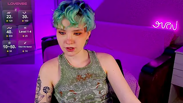 Snapshot of School_Love chatting on 01/06/25, 07:13 School Love online show from 01/06/25, 07:13