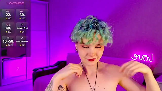 Snapshot of School_Love chatting on 01/08/25, 04:11 School Love online show from 01/08/25, 04:11