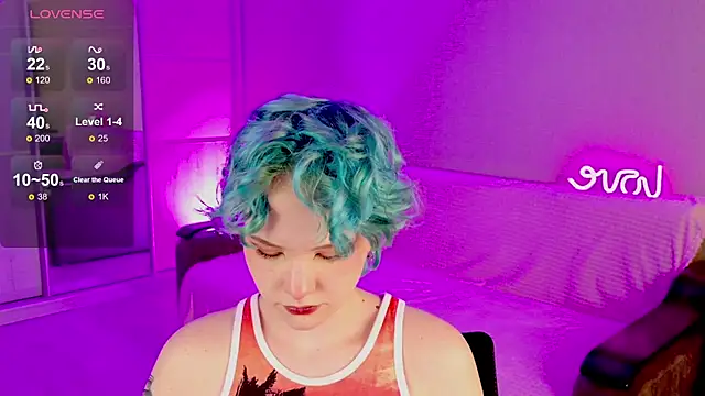 Snapshot of School_Love chatting on 02/12/25, 01:06 School Love online show from 02/12/25, 01:06