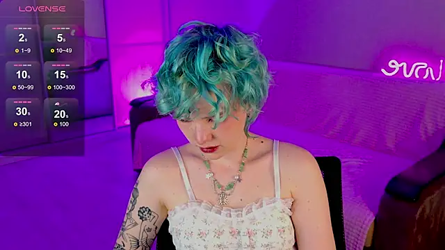 Snapshot of School_Love chatting on 02/21/25, 01:11 School Love online show from 02/21/25, 01:11