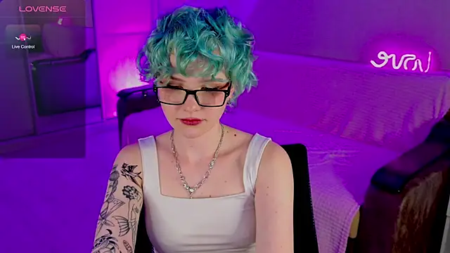 Snapshot of School_Love chatting on 02/23/25, 04:13 School Love online show from 02/23/25, 04:13