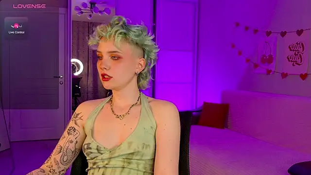 Snapshot of School_Love chatting on 03/19/25, 04:13 School Love online show from 03/19/25, 04:13