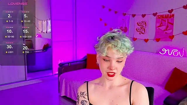 Snapshot of School_Love chatting on 03/20/25, 01:04 School Love online show from 03/20/25, 01:04