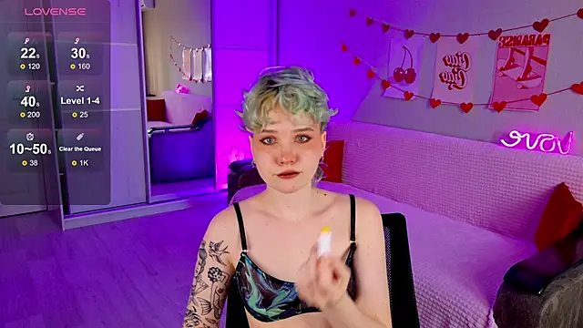 Snapshot of School_Love chatting on 03/21/25, 01:12 School Love online show from 03/21/25, 01:12