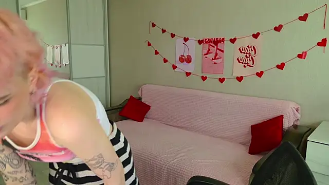 Snapshot of School_Love chatting on 09/21/25, 11:12 School Love online show from 09/21/25, 11:12