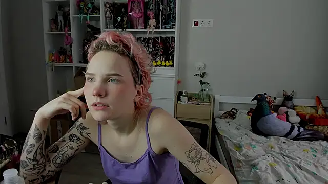 School Love online show from 11/23/25, 07:08