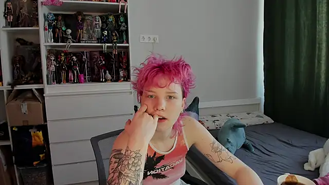 School Love online show from 03/05/26, 07:15