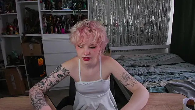 School Love online show from 03/27/26, 08:26