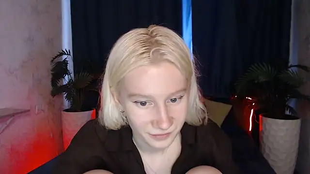 Snapshot of EnigmaSee chatting on 06/12/26, 02:32 EnigmaSee online show from 06/12/26, 02:32