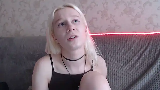 Snapshot of EnigmaSee chatting on 07/07/26, 11:03 EnigmaSee online show from 07/07/26, 11:03