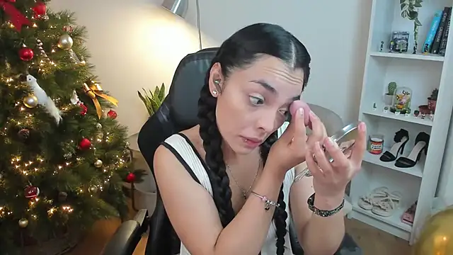  BellaEvans  online show from 12/03/25, 05:48