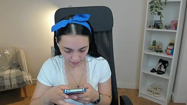  BellaEvans  online show from 05/06/26, 04:52