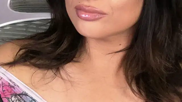 xprettysmilex online show from 04/15/26, 06:37