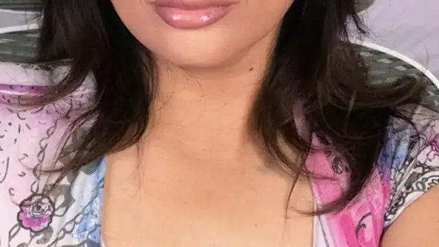 xprettysmilex online show from 04/15/26, 07:58