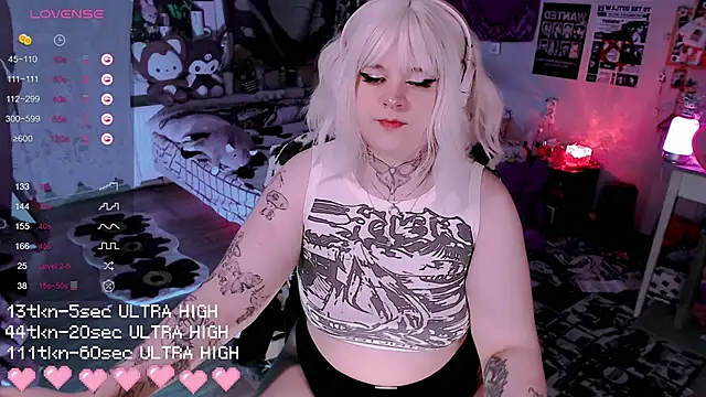 Snapshot of noori__hope chatting on 10/31/25, 08:10 noori hope online show from 10/31/25, 08:10