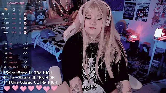 Snapshot of noori__hope chatting on 11/19/25, 08:42 noori hope online show from 11/19/25, 08:42