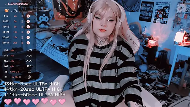 Snapshot of noori__hope chatting on 11/25/25, 09:37 noori hope online show from 11/25/25, 09:37