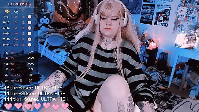 Snapshot of noori__hope chatting on 11/26/25, 09:27 noori hope online show from 11/26/25, 09:27