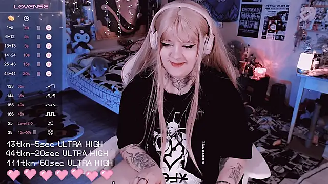 Snapshot of noori__hope chatting on 11/27/25, 09:06 noori hope online show from 11/27/25, 09:06