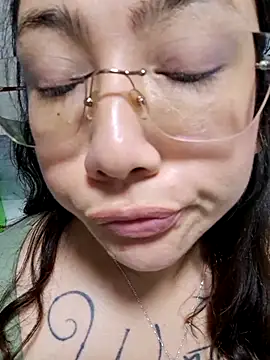 Mia Ruiz online show from 10/30/25, 02:13