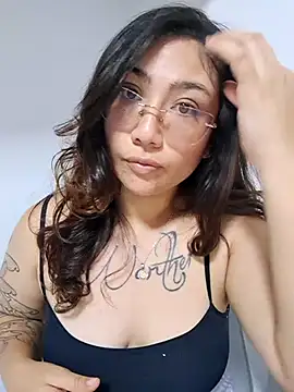 Mia Ruiz online show from 11/12/25, 03:07