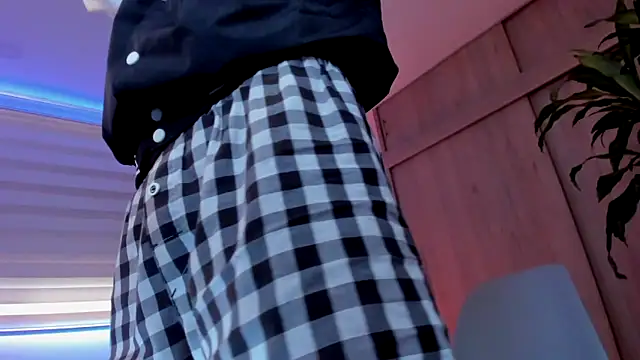 aldrinwhite online show from 12/18/25, 04:13