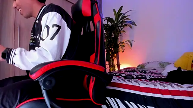 aldrinwhite online show from 04/15/26, 10:43