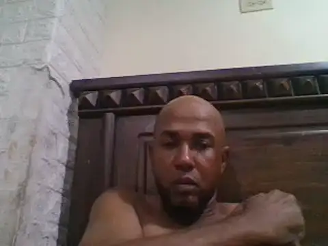 Frankie0880 online show from 12/31/24, 11:39
