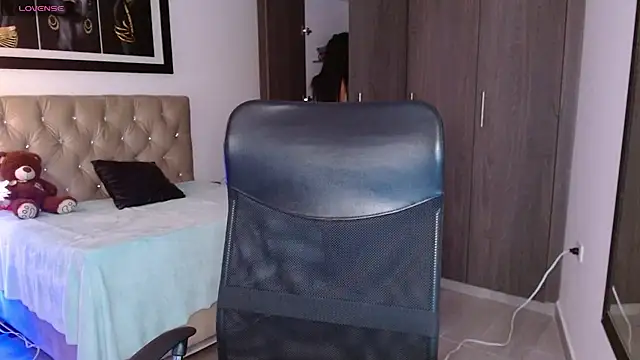 Snapshot of cloe_fox chatting on 02/09/25, 10:21 cloe fox online show from 02/09/25, 10:21