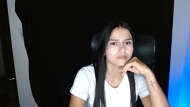 Snapshot of cloe_fox chatting on 10/02/25, 12:39 cloe fox online show from 10/02/25, 12:39