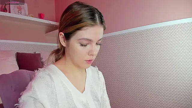 Snapshot of Anna_Robinson chatting on 01/10/25, 01:21 Anna Robinson online show from 01/10/25, 01:21