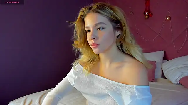 Snapshot of Anna_Robinson chatting on 01/16/25, 01:06 Anna Robinson online show from 01/16/25, 01:06