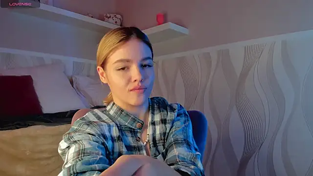 Snapshot of Anna_Robinson chatting on 03/07/25, 04:13 Anna Robinson online show from 03/07/25, 04:13