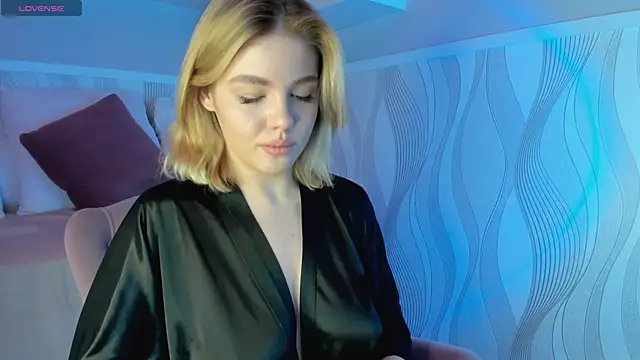 Snapshot of Anna_Robinson chatting on 03/10/25, 01:12 Anna Robinson online show from 03/10/25, 01:12