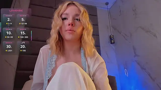 Snapshot of Anna_Robinson chatting on 11/07/25, 01:27 Anna Robinson online show from 11/07/25, 01:27