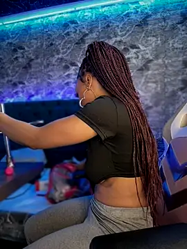 Melany Williams online show from 10/22/25, 01:00